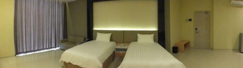 Studio Inn And Suites 세마랑 외부 사진
