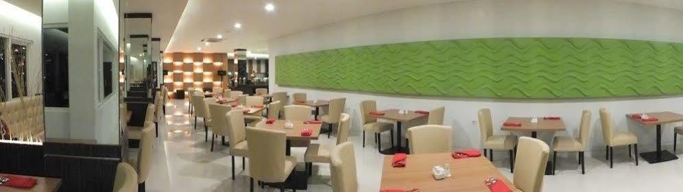 Studio Inn And Suites 세마랑 외부 사진